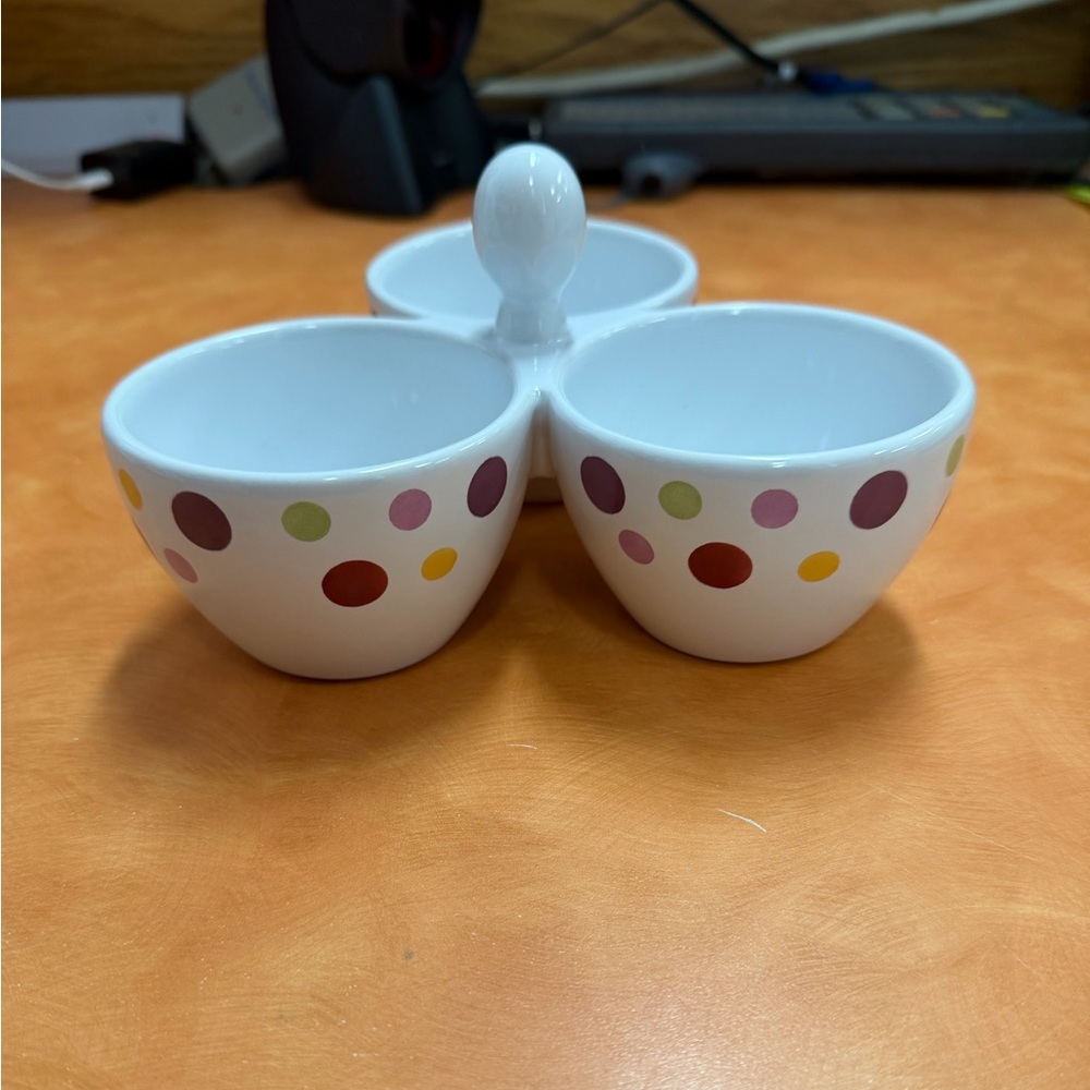 The Pampered Chef White Polka Dot Triple Bowl